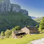 Chalet Con Encanto San Roque de Riomiera