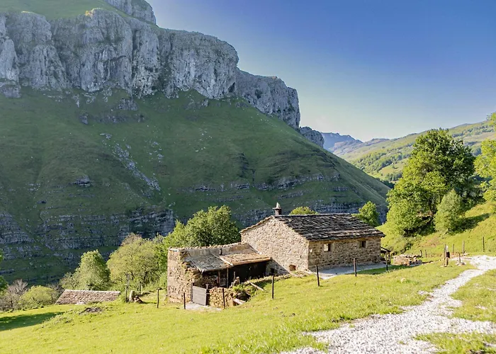 Chalet Con Encanto San Roque de Ríomiera